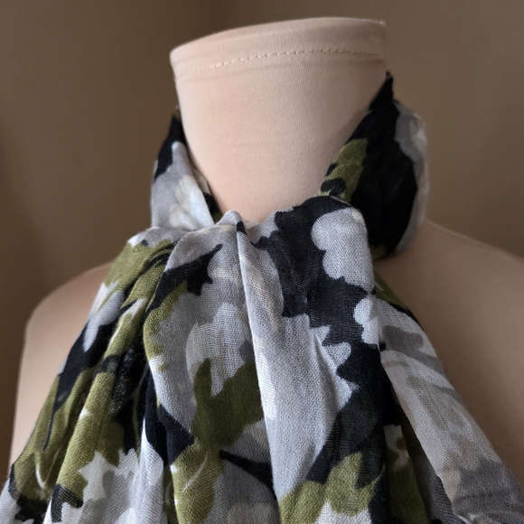 Torino Accessories - Floral Patterned Scarf